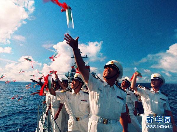 （新華全媒頭條·人民海軍70年·圖文互動(dòng)）（1）向海圖強(qiáng)春潮涌——黨中央、中央軍委和習(xí)主席關(guān)心人民海軍建設(shè)發(fā)展紀(jì)實(shí)